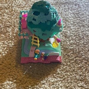 Polly Pickets Vintage Playset Treehouse with  Teal Accents 1994 all pieces